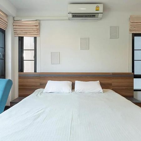 Loft Style Townhouse Near Old City Chiang Mai Exterior photo