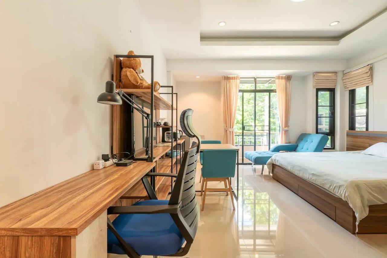 Loft Style Townhouse Near Old City Chiang Mai Exterior photo