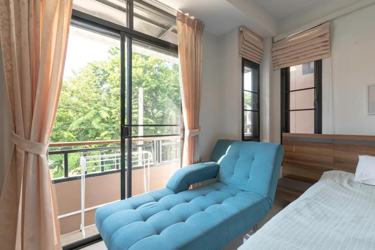 Loft Style Townhouse Near Old City Chiang Mai Exterior photo