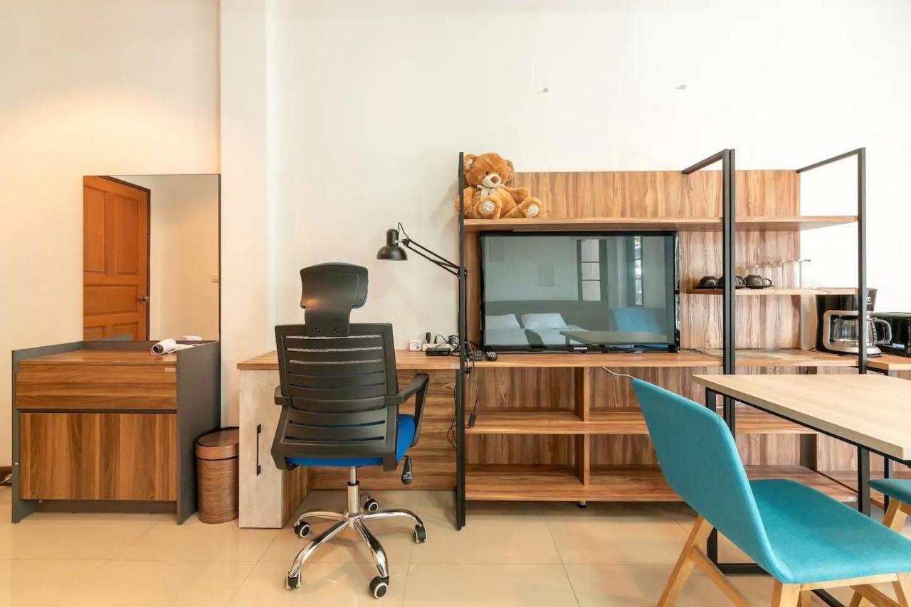 Loft Style Townhouse Near Old City Chiang Mai Exterior photo
